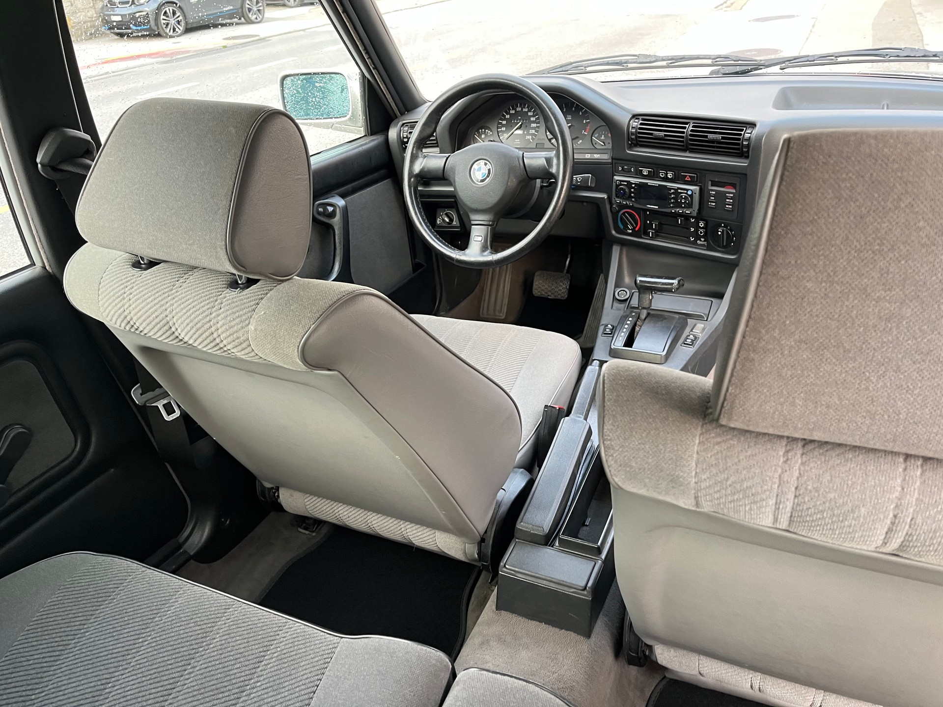BMW 325iX A Touring AUTOMATIQUE-image-11