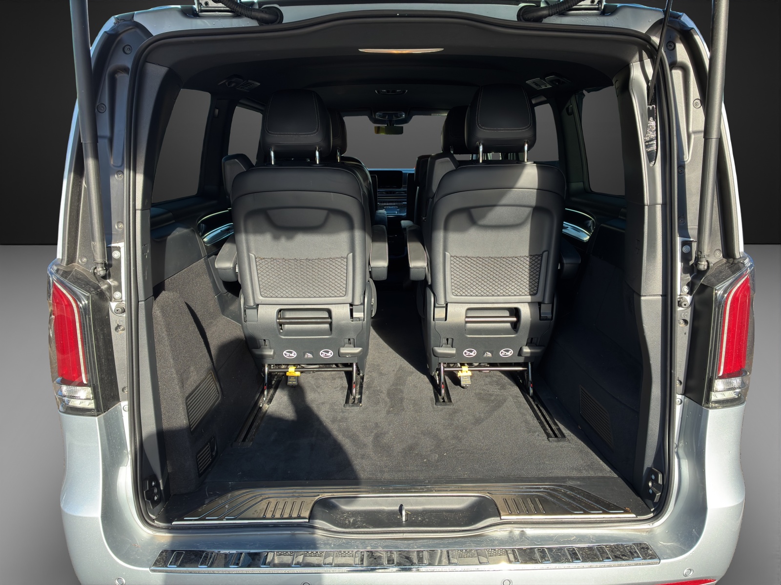 MERCEDES-BENZ V 300 d lang Exclusive 4Matic 9G-Tronic-image-5