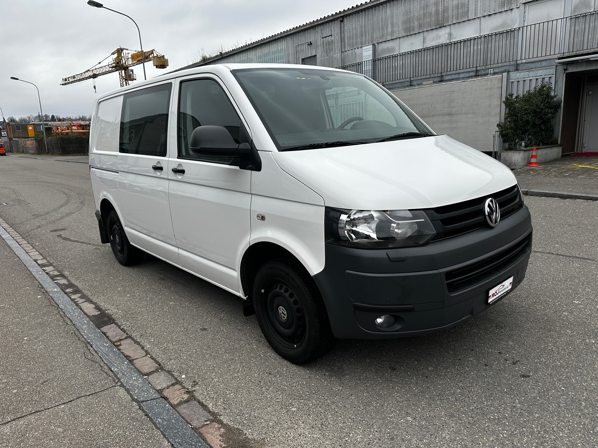 VW T5 2.0 TDI DSG-showroom-element-3