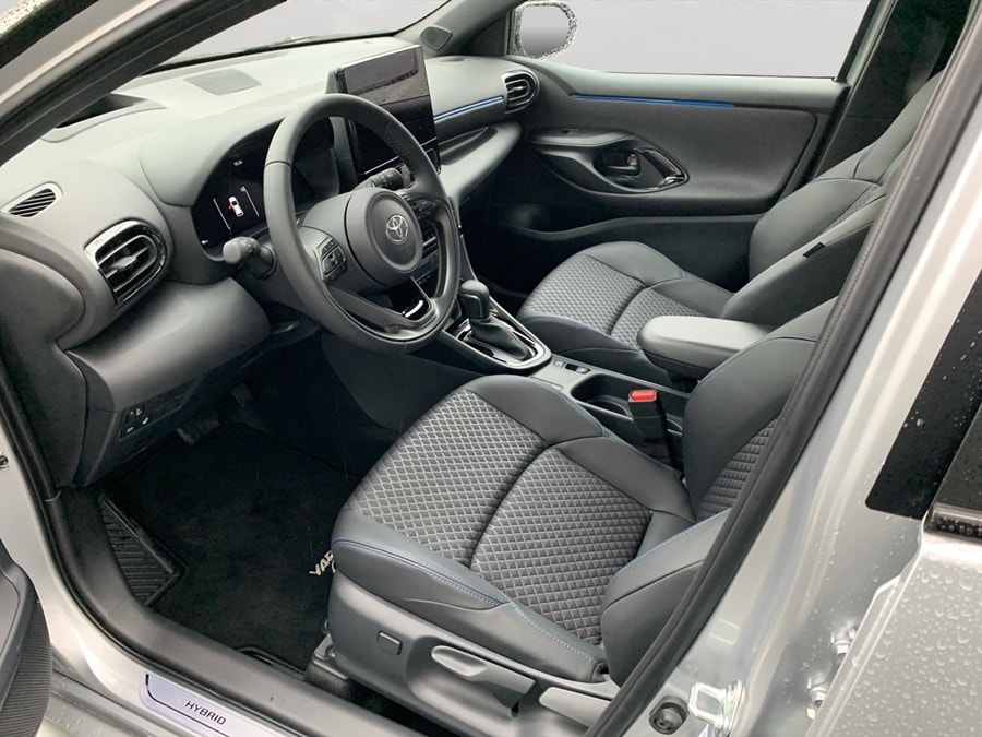 TOYOTA Yaris 1.5 Premium e-CVT-image-5