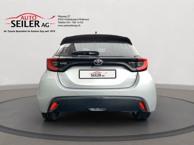 TOYOTA Yaris 1.5 Premium e-CVT-image-4