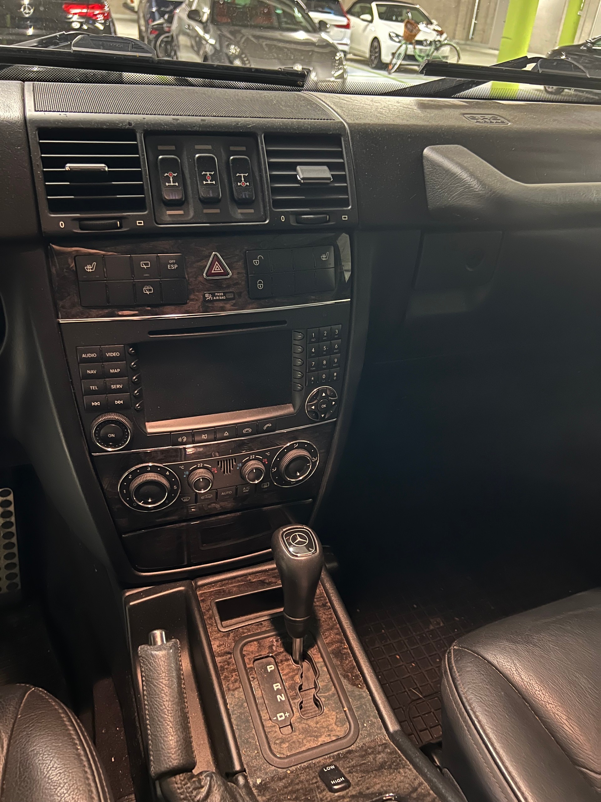 MERCEDES-BENZ G 320 CDI 7G-Tronic-image-12