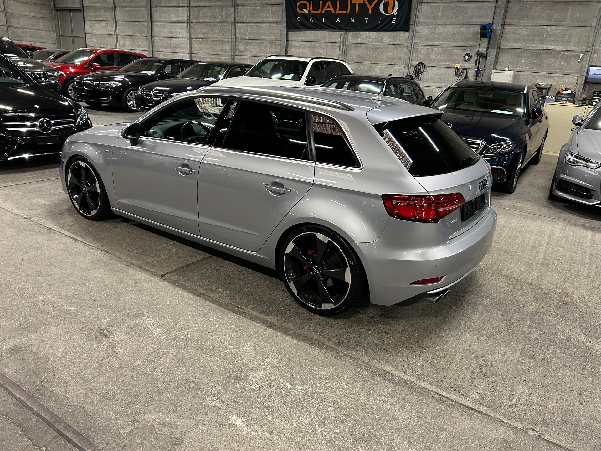 AUDI A3 Sportback 2.0 TDI S-LINE S-tronic quattro-image-8