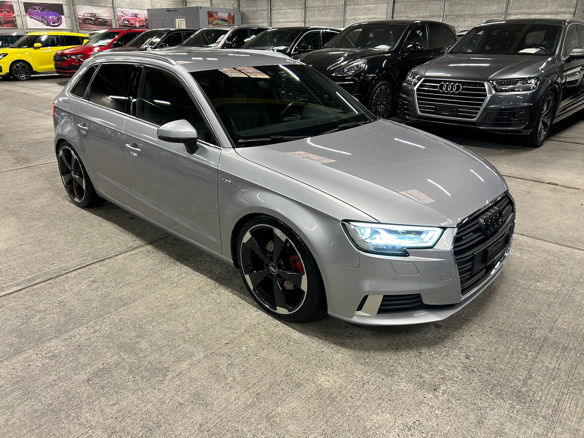 AUDI A3 Sportback 2.0 TDI S-LINE S-tronic quattro-showroom-element-2