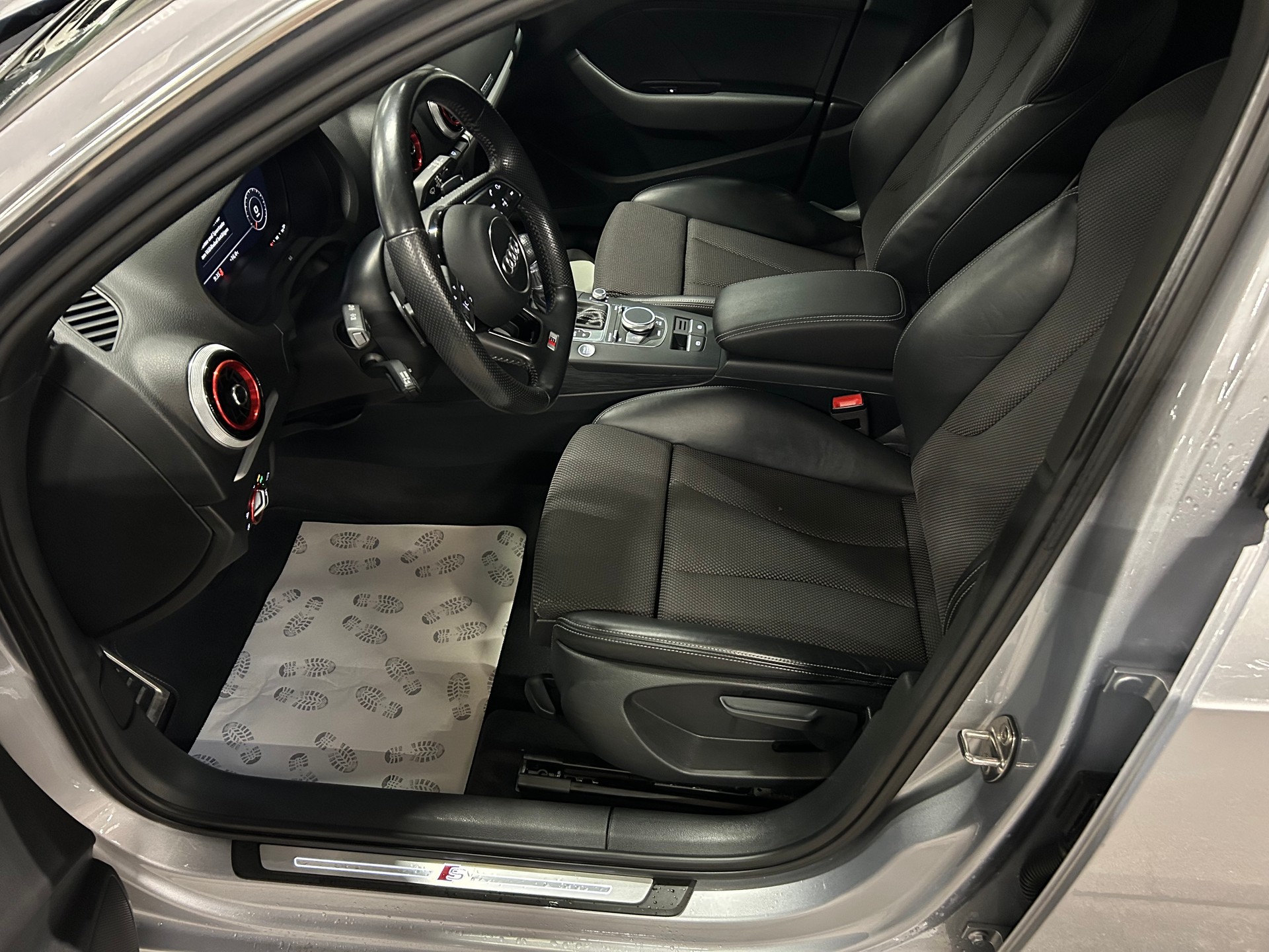 AUDI A3 Sportback 2.0 TDI S-LINE S-tronic quattro-image-15