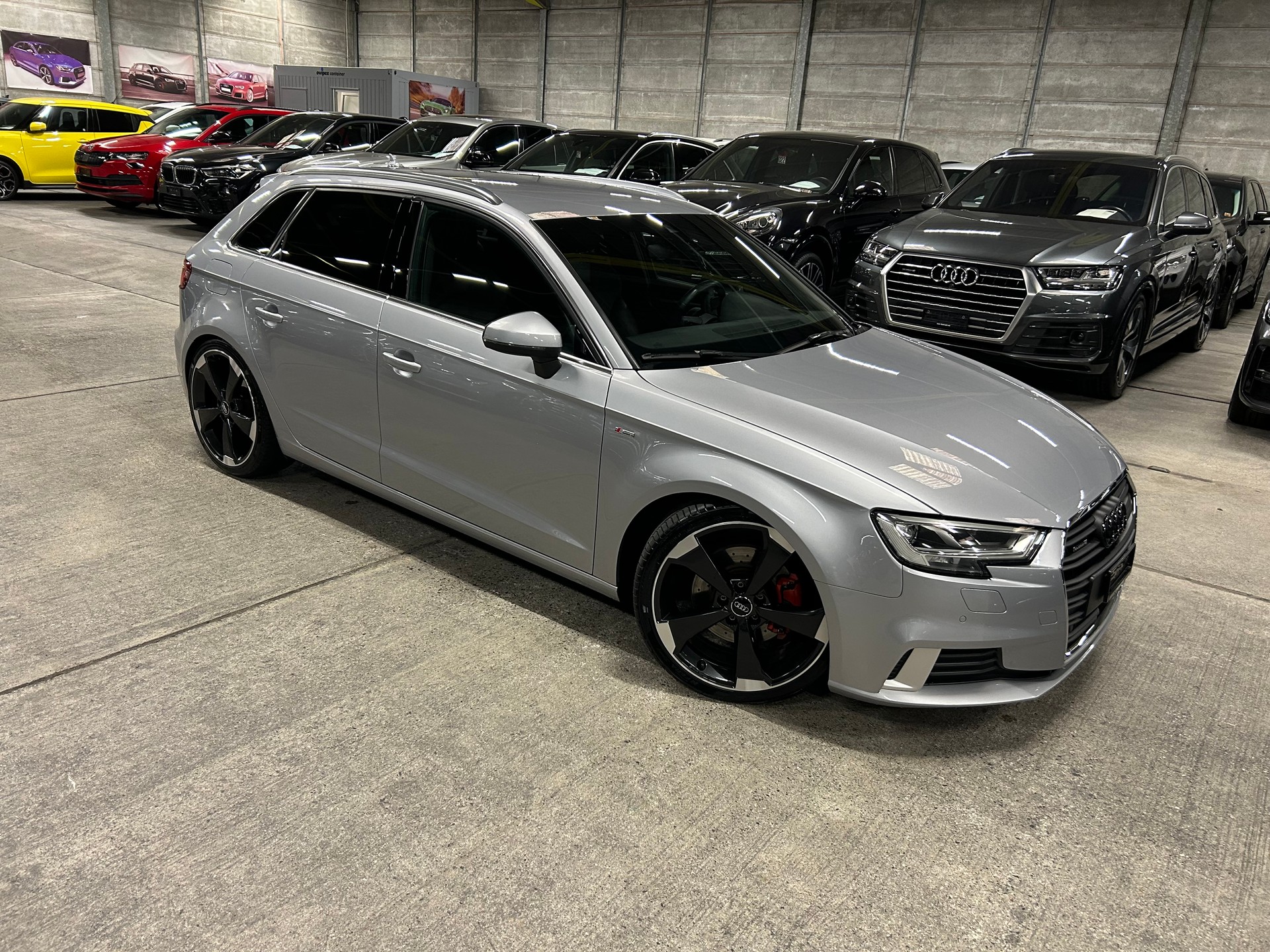 AUDI A3 Sportback 2.0 TDI S-LINE S-tronic quattro-showroom-element-1