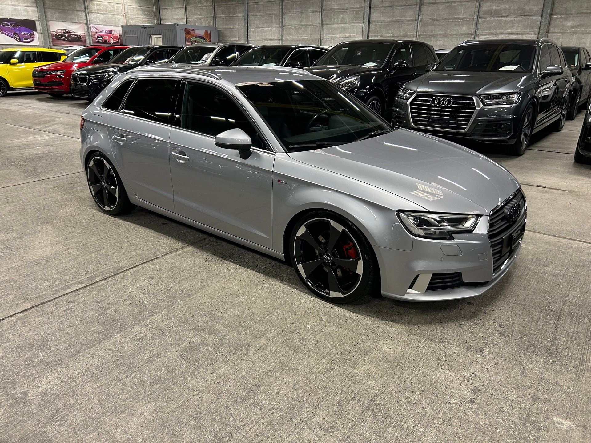 AUDI A3 Sportback 2.0 TDI S-LINE S-tronic quattro-showroom-element-3