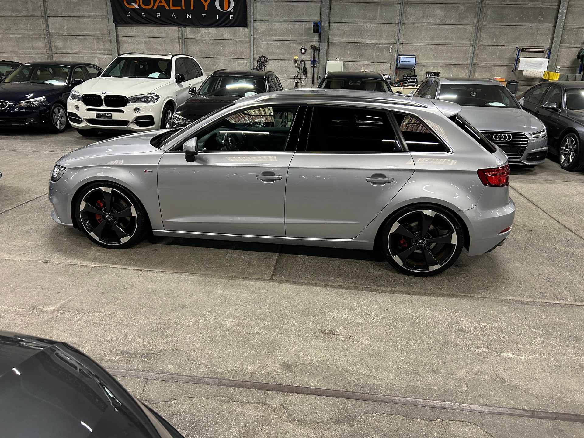 AUDI A3 Sportback 2.0 TDI S-LINE S-tronic quattro-image-9