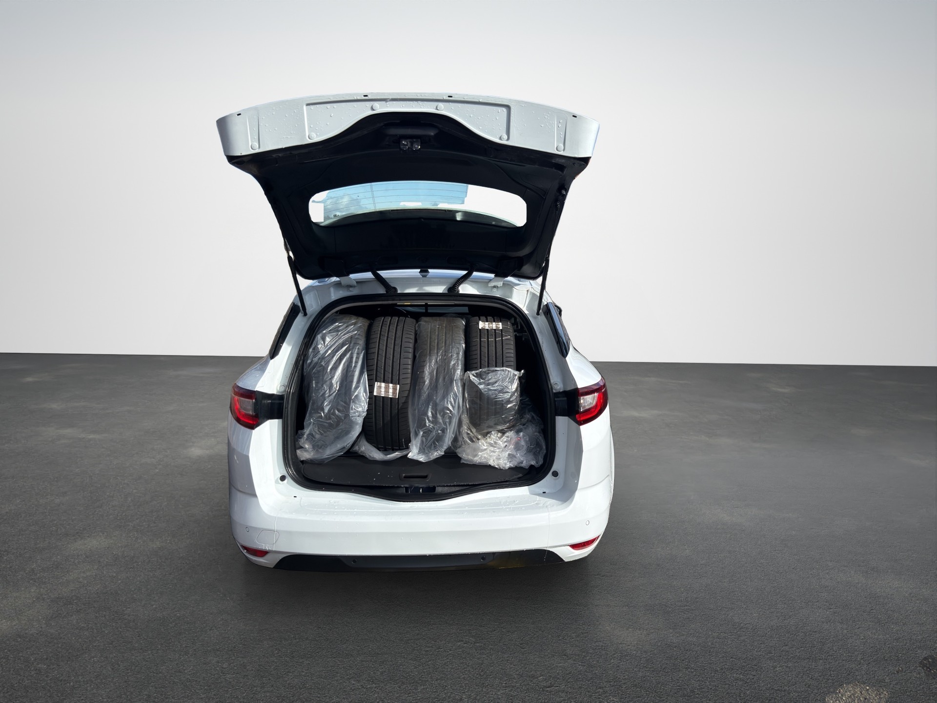 RENAULT Mégane Grandtour 1.5 dCi Business EDC-image-13