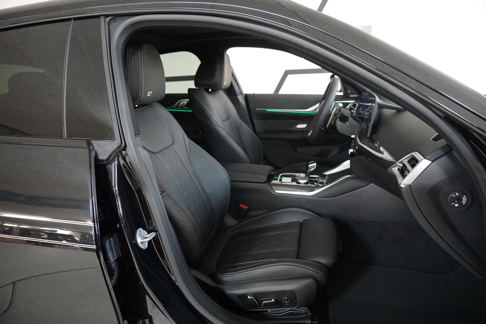 BMW-ALPINA B4 Gran Coupé 3.0 xDrive GT S-Tronic-image-14