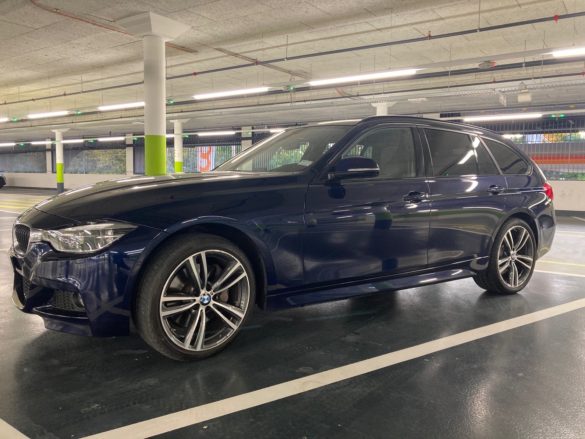 BMW 340i xDrive Touring M Sport Steptronic-image-1