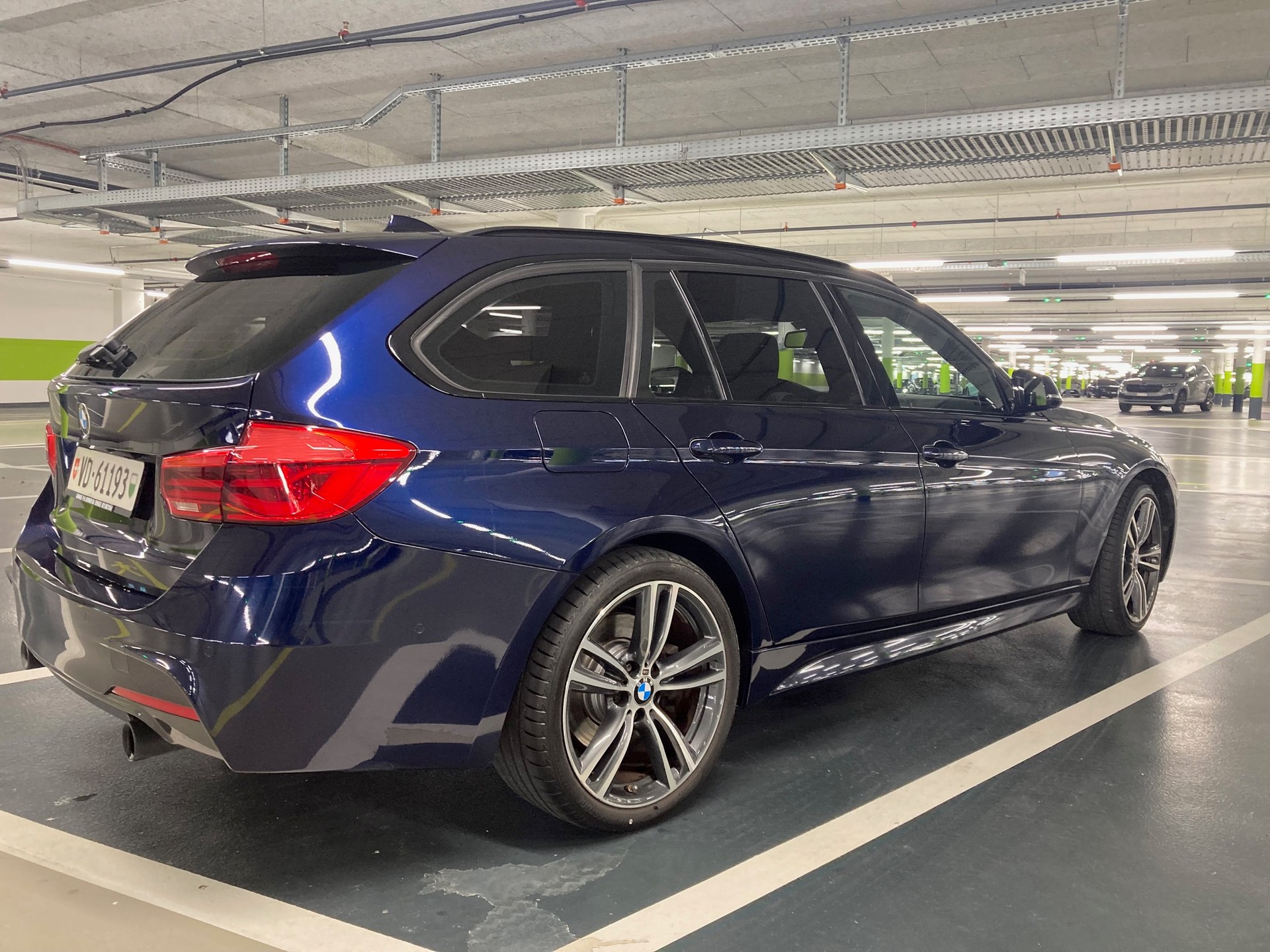 BMW 340i xDrive Touring M Sport Steptronic-image-3