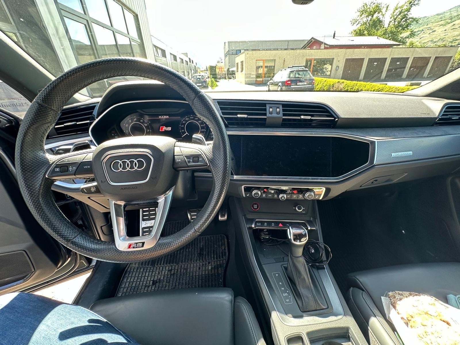 AUDI RS Q3 Sportback quattro S tronic-image-9