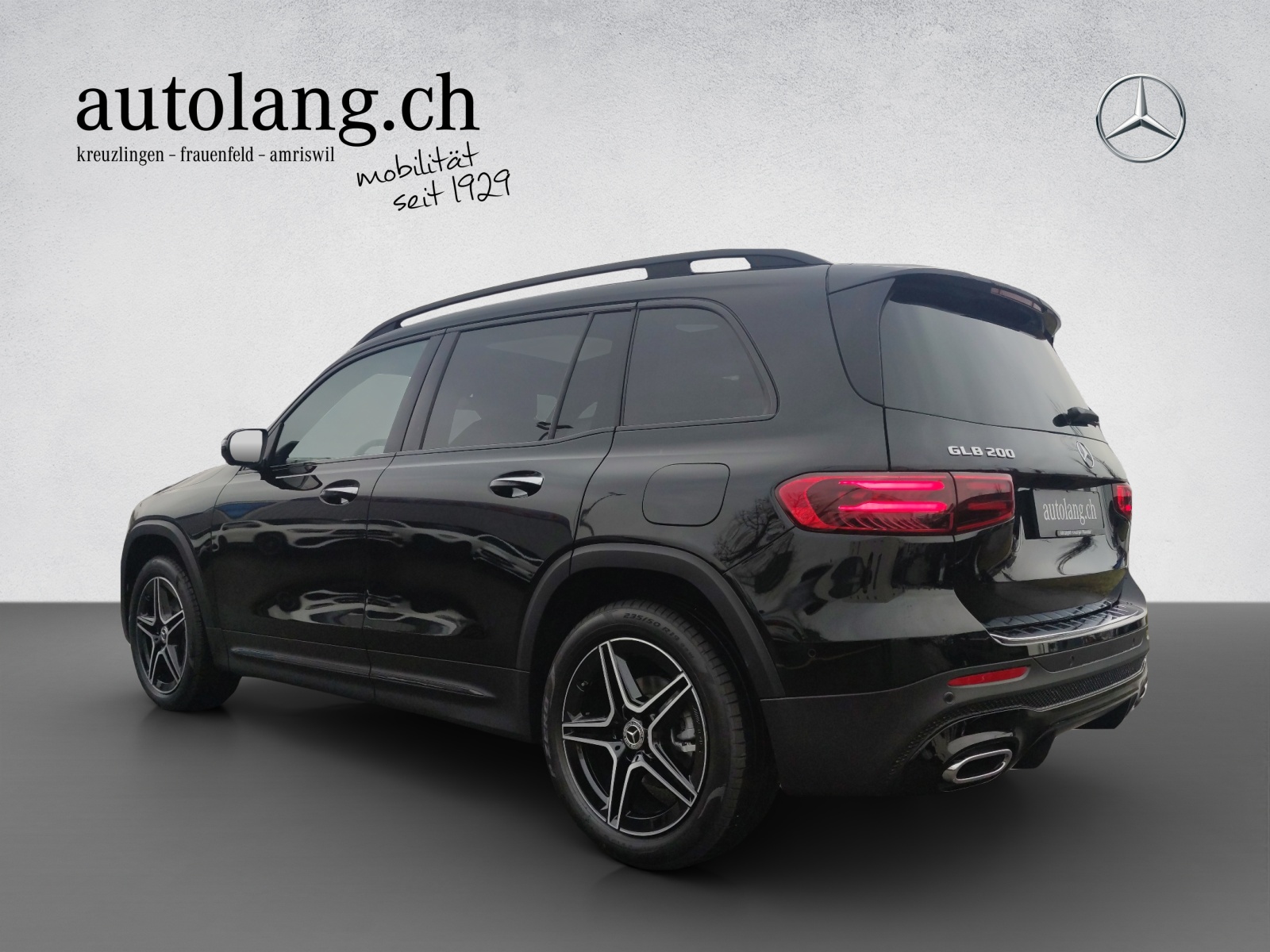 MERCEDES-BENZ GLB 200 AMG Line-showroom-element-2