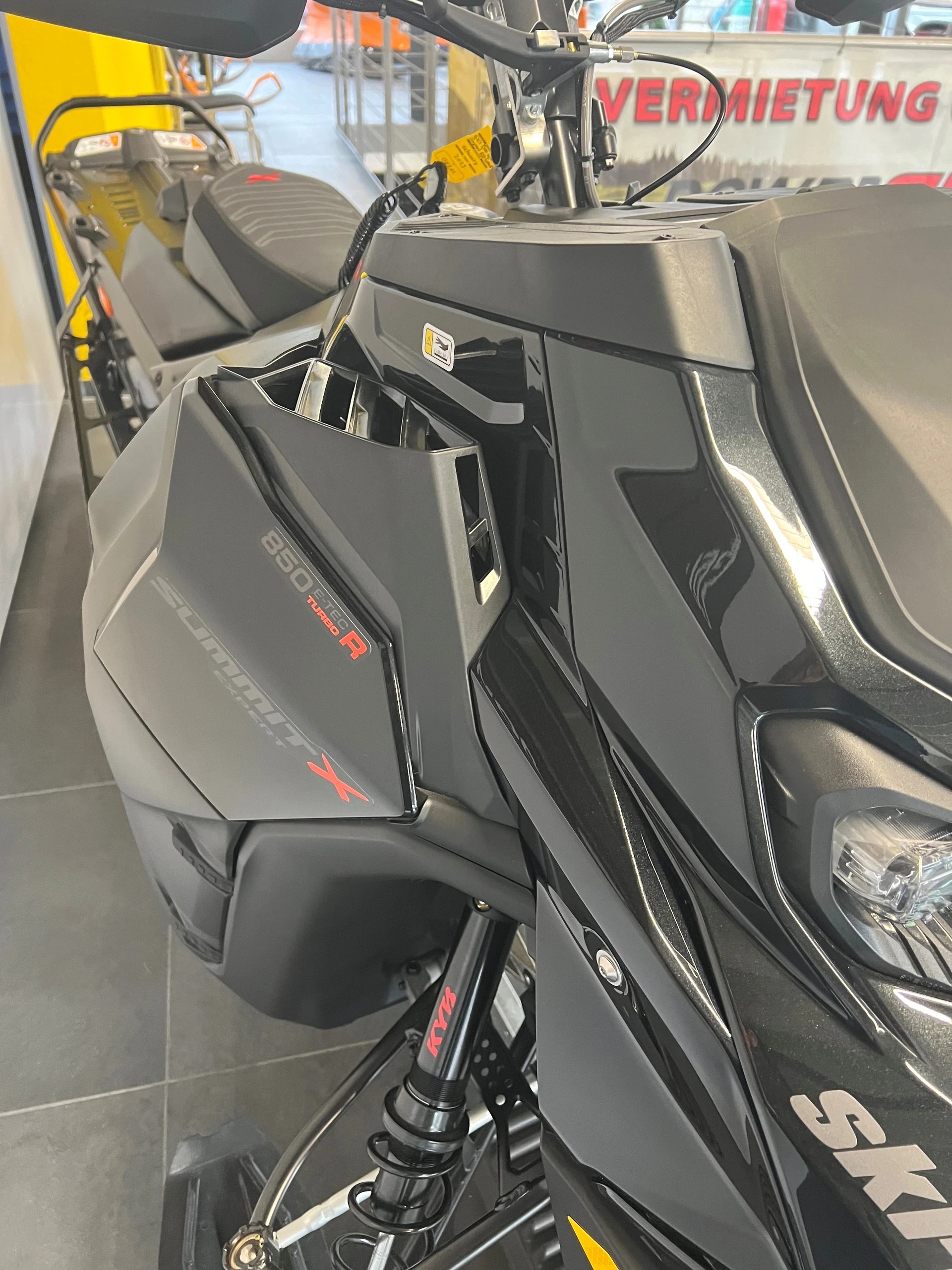 SKIDOO Summit Expert 850 Turbo R-image-13