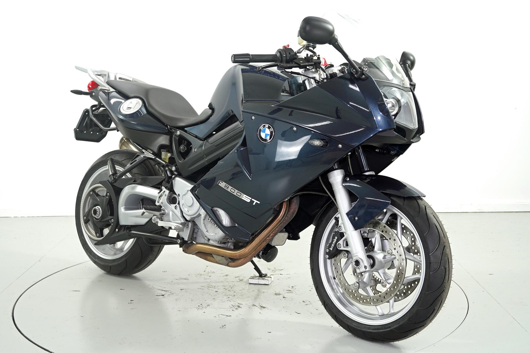 BMW F 800 ST-image-1