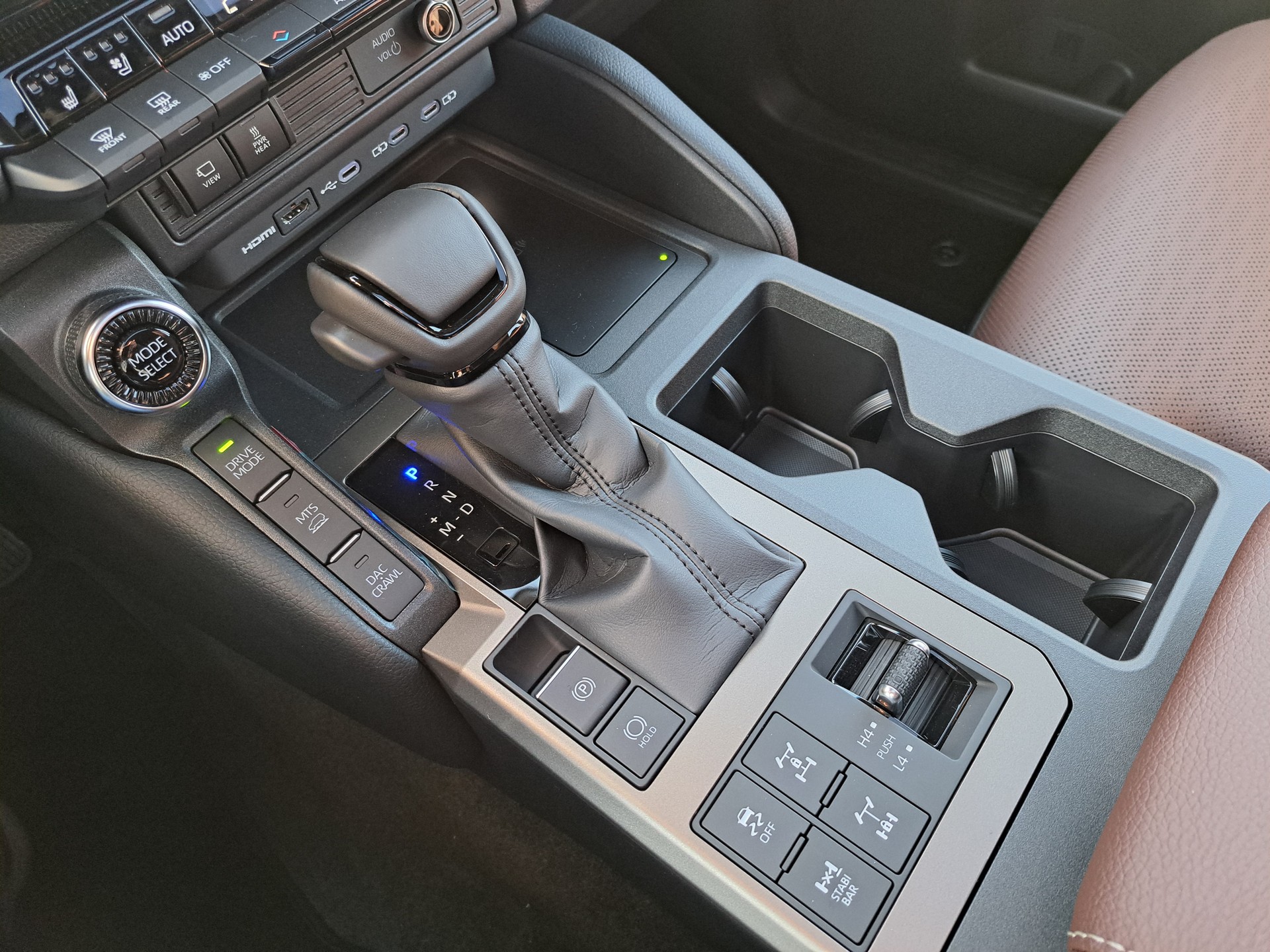 TOYOTA Land Cruiser 2.8TD 48V Invincible-image-11