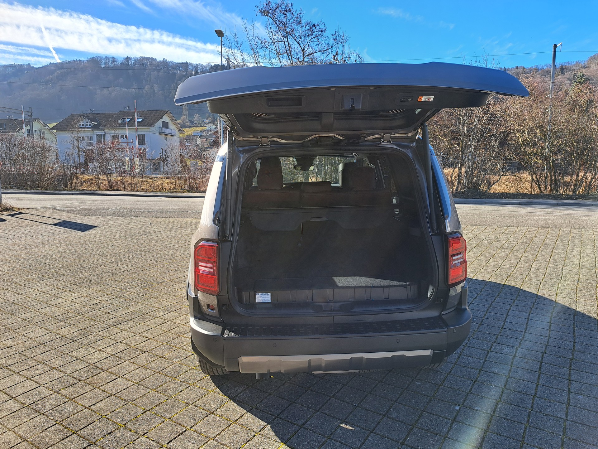 TOYOTA Land Cruiser 2.8TD 48V Invincible-image-6