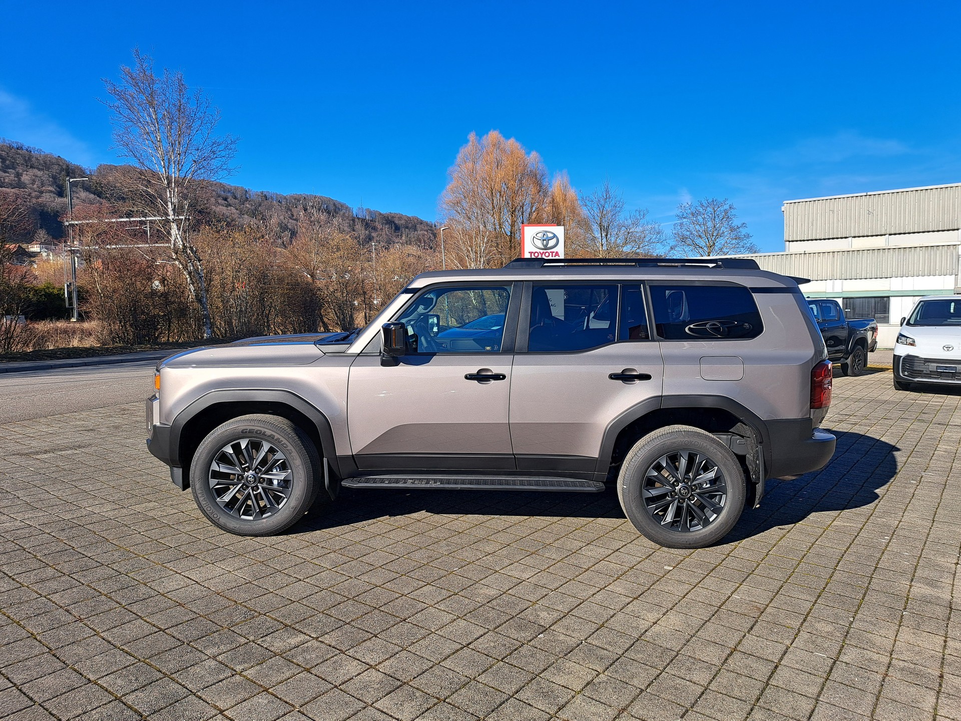 TOYOTA Land Cruiser 2.8TD 48V Invincible-image-8