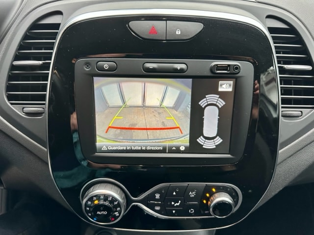 RENAULT Captur 1.3 T 16V Intens EDC-image-13