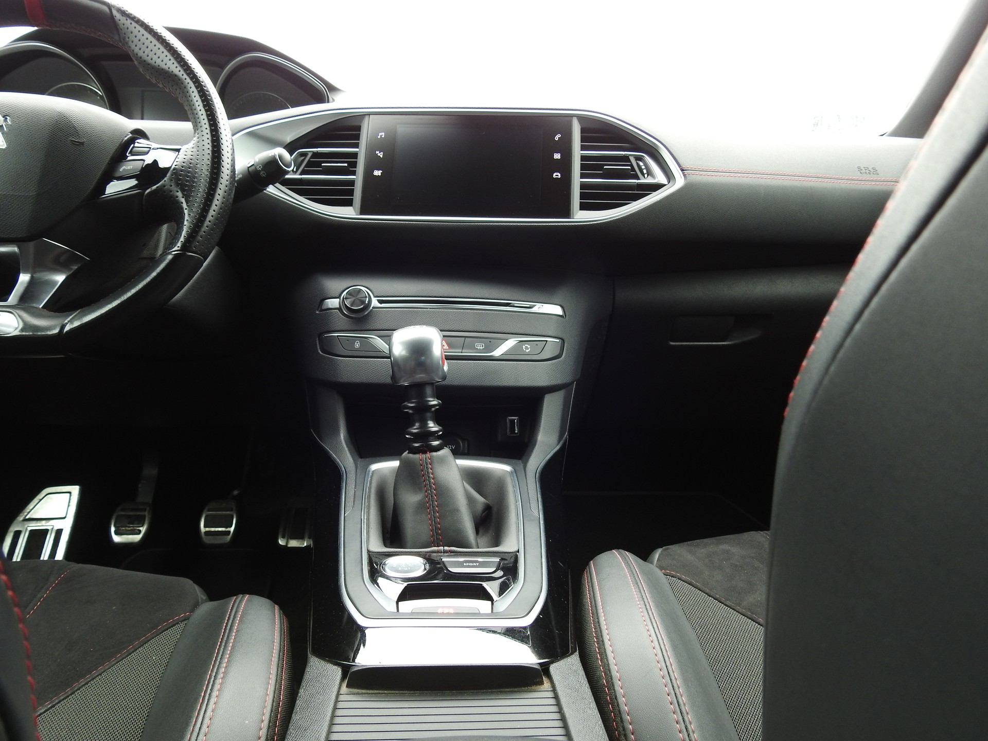 PEUGEOT 308 1.6 THP GTi-image-9