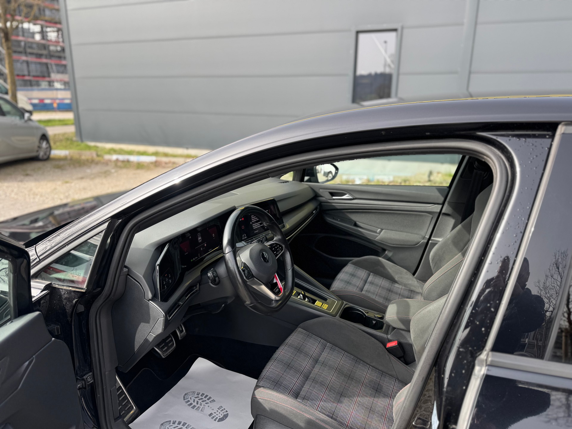 VW Golf 2.0 TSI GTI DSG-image-9