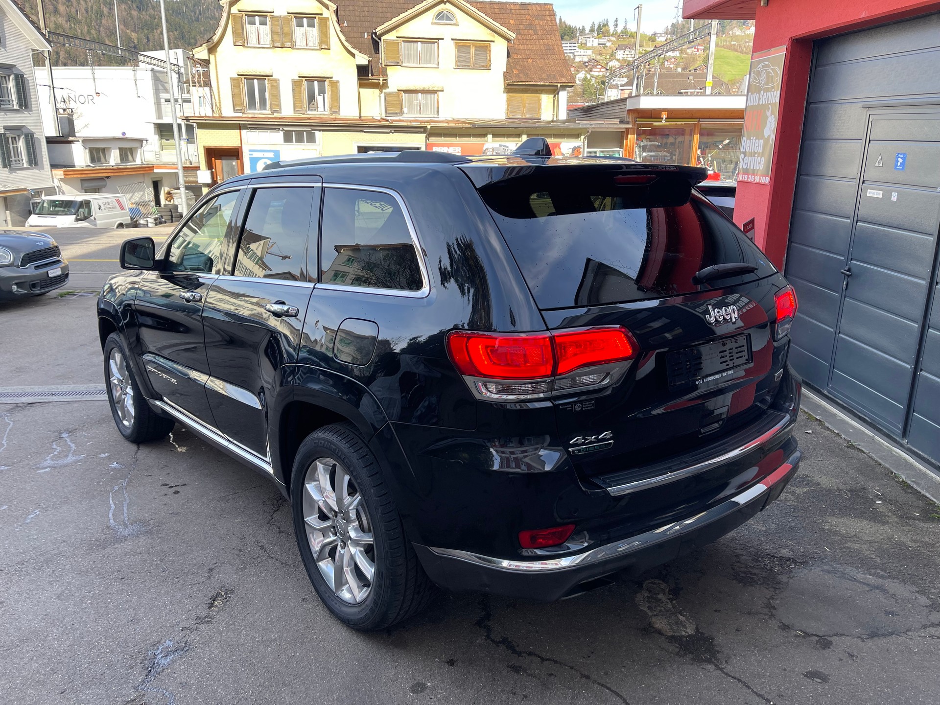 JEEP Grand Cherokee 3.0 CRD Summit Automatic-image-3