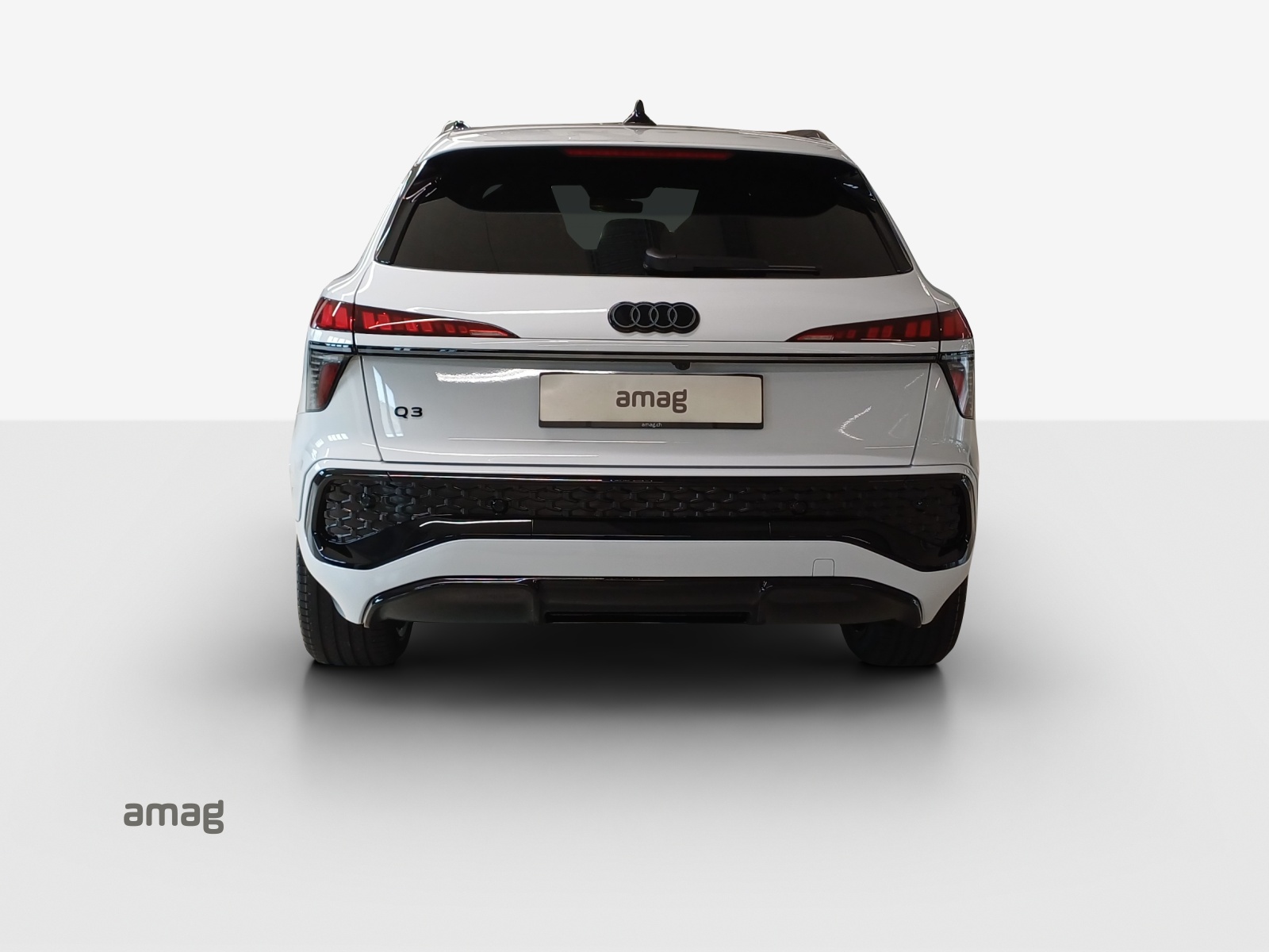 AUDI Q3 SUV 110 kW TFSI S tronic-showroom-element-3