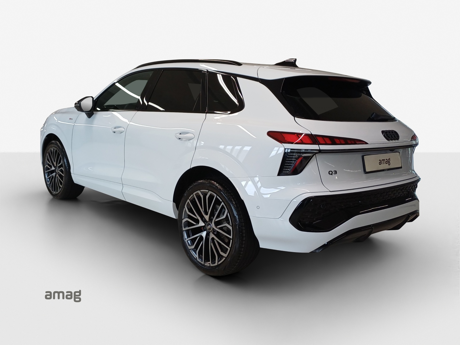 AUDI Q3 SUV 110 kW TFSI S tronic-showroom-element-2