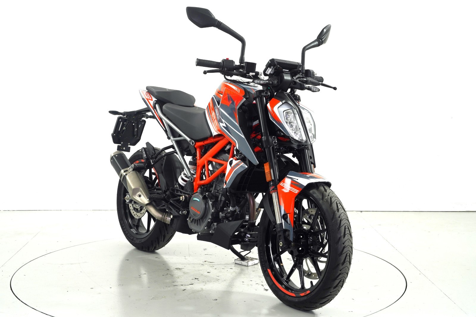 KTM Duke 125 ABS-image-1