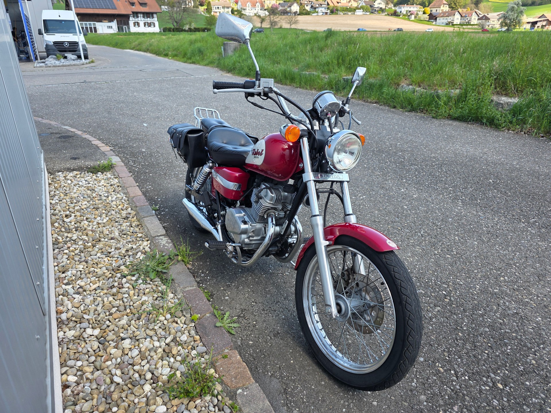 HONDA CA 125 Rebel-image-1