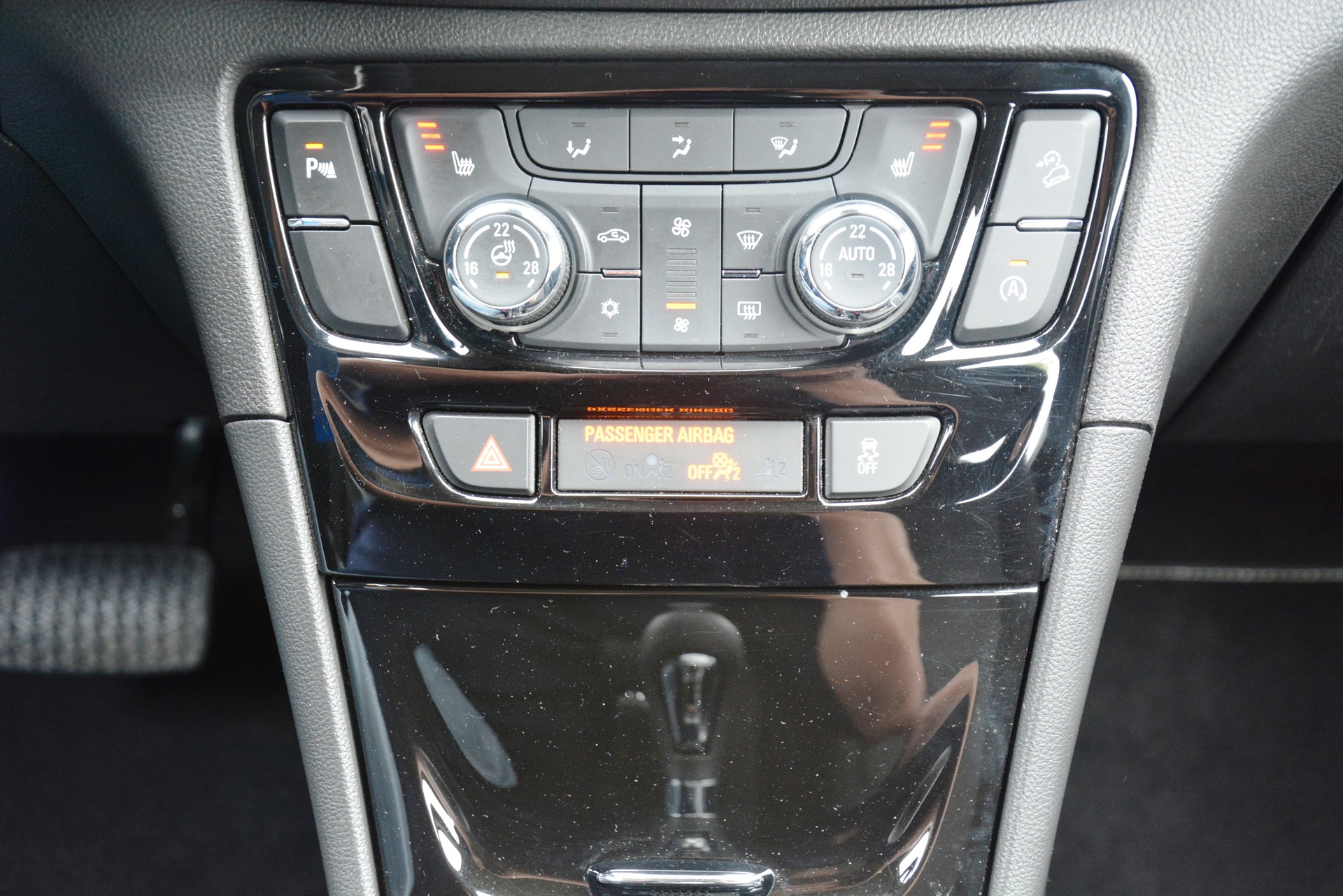 OPEL Mokka X 1.4i 16V Turbo Enjoy 4WD Automatik-image-10