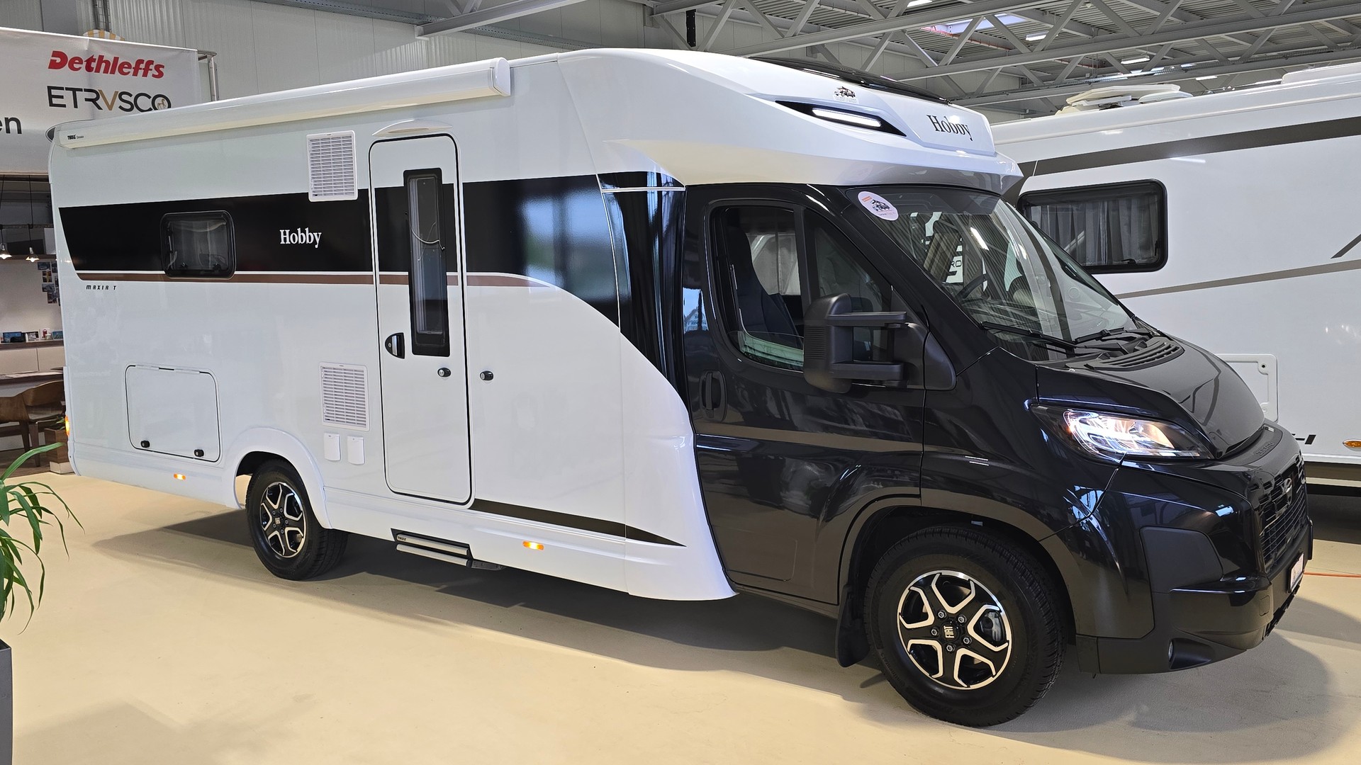 HOBBY Maxia T 740 WE "Modelljahr 2025" / Fiat Ducato 2.2MJT 180PS-image-1