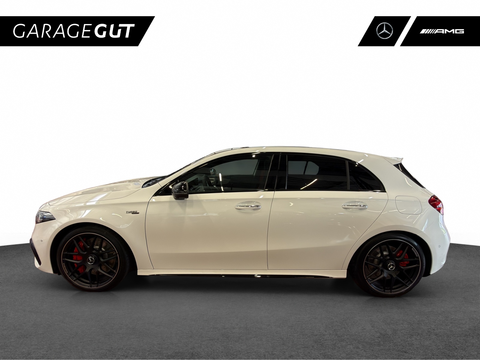 MERCEDES-BENZ A AMG 45 S 4Matic 8G-DCT-showroom-element-1