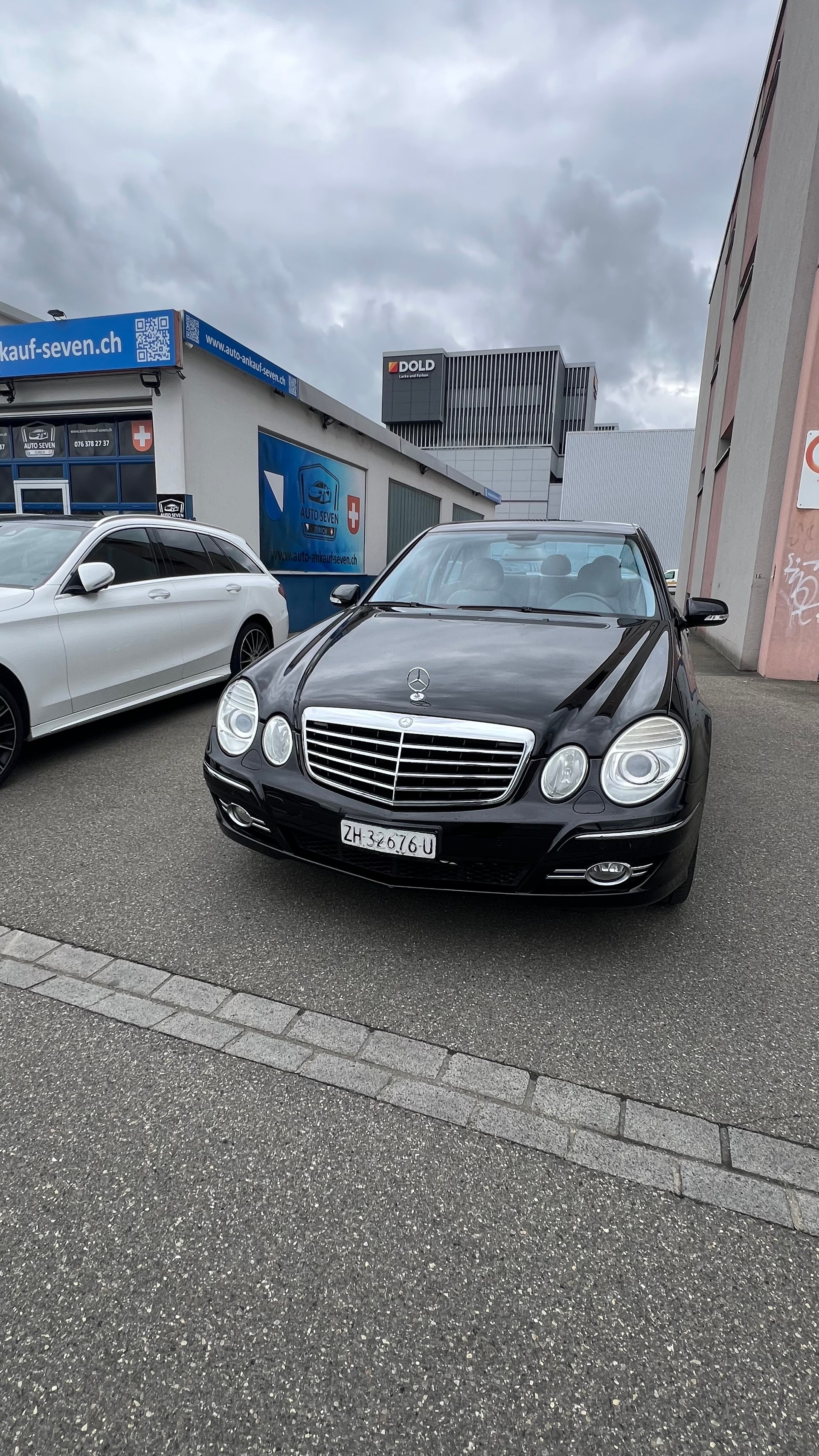 MERCEDES-BENZ E 280 Avantgarde 4Matic Automatic-image-14