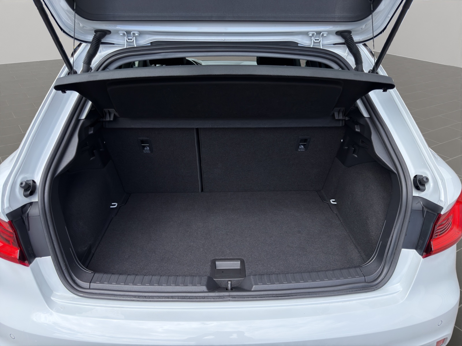 AUDI A1 Sportback 30 TFSI Attraction S-tronic-image-8
