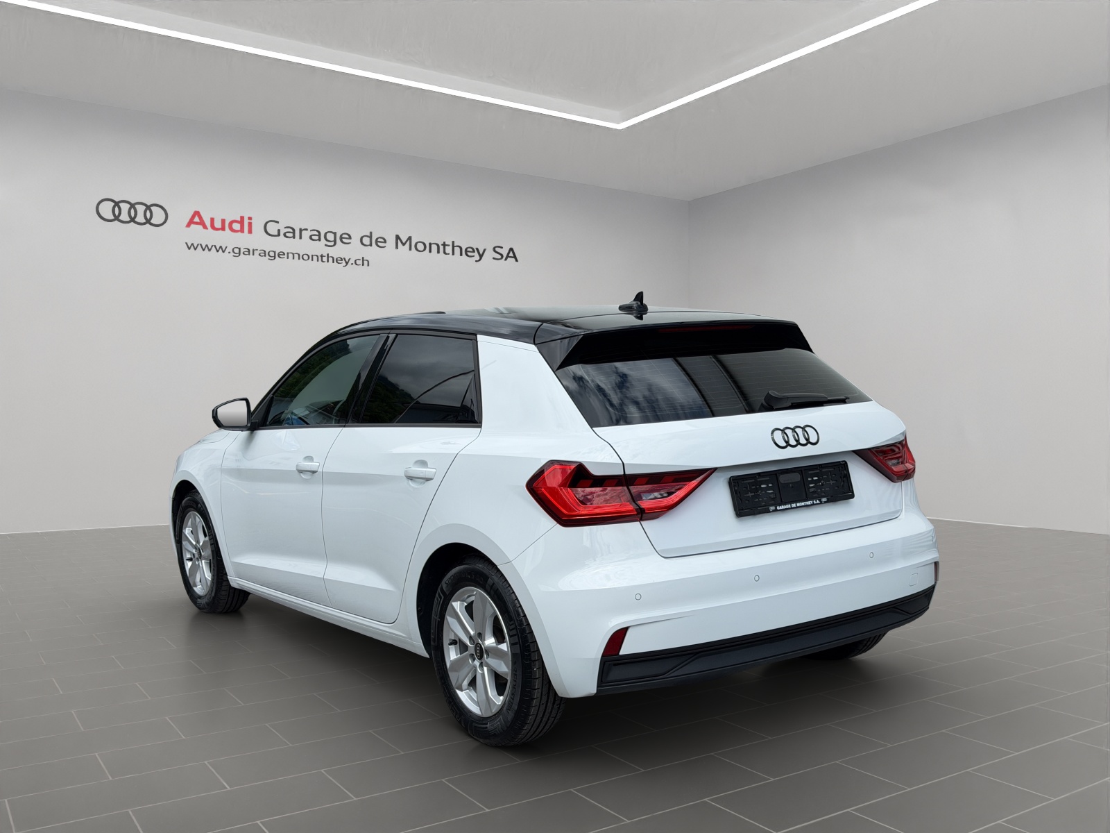 AUDI A1 Sportback 30 TFSI Attraction S-tronic-image-3