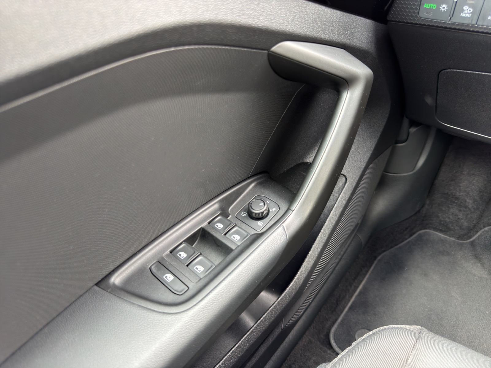 AUDI A1 Sportback 30 TFSI Attraction S-tronic-image-9