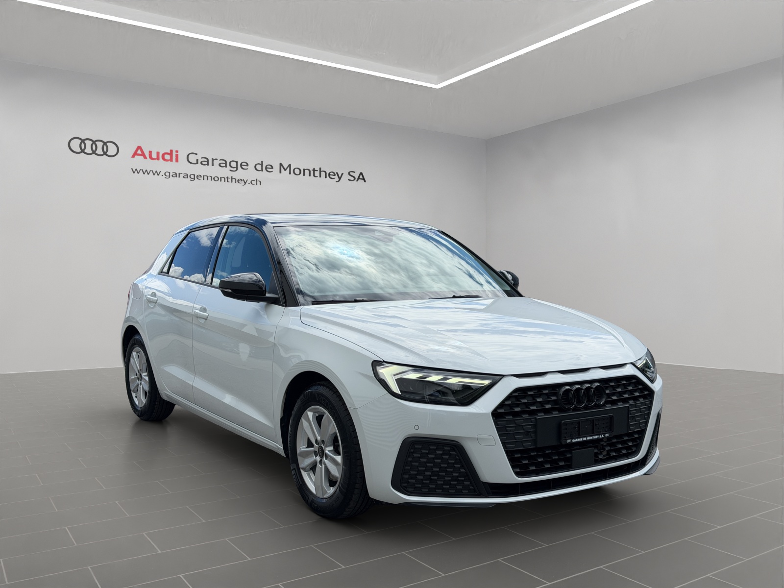AUDI A1 Sportback 30 TFSI Attraction S-tronic-image-1
