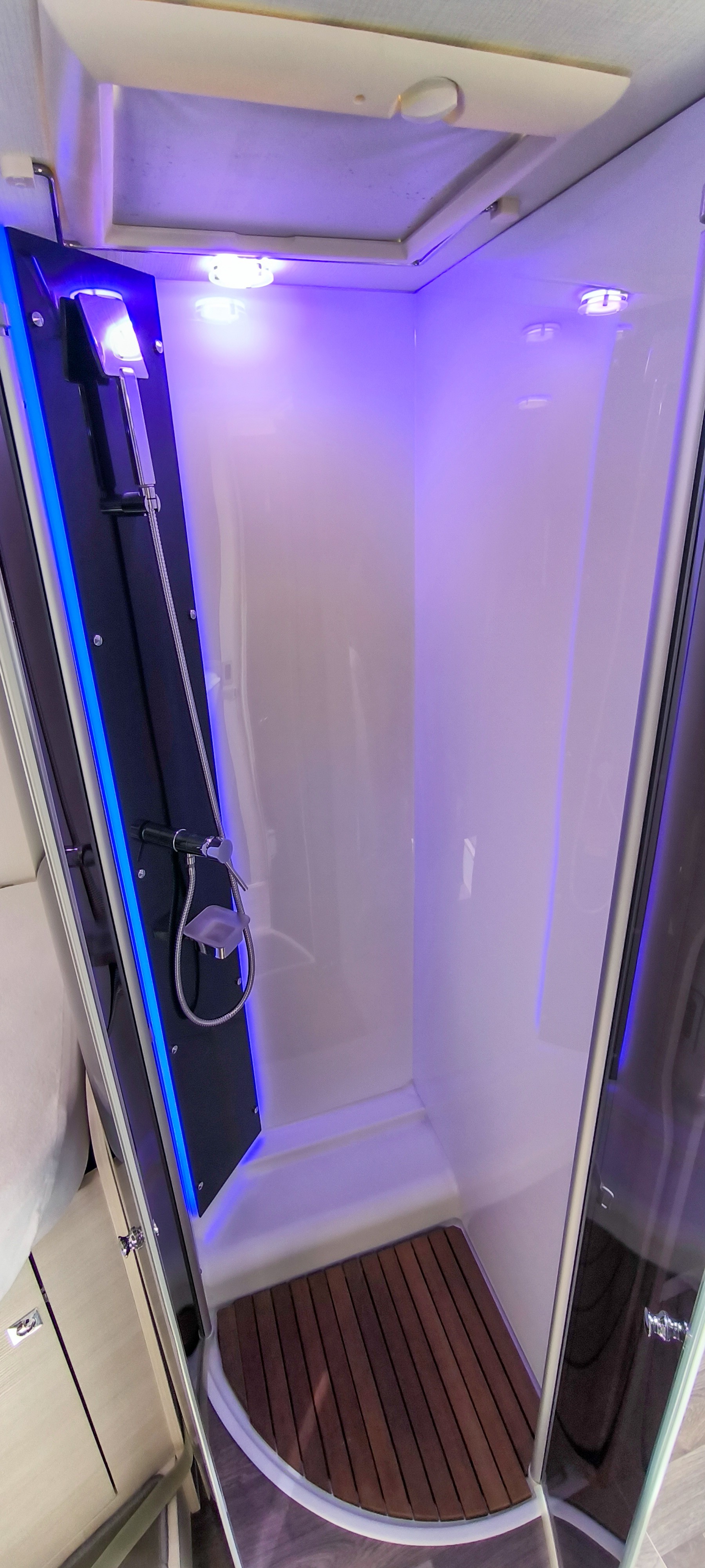 CHAUSSON 727 GA Welcome Wohnmobil-image-13