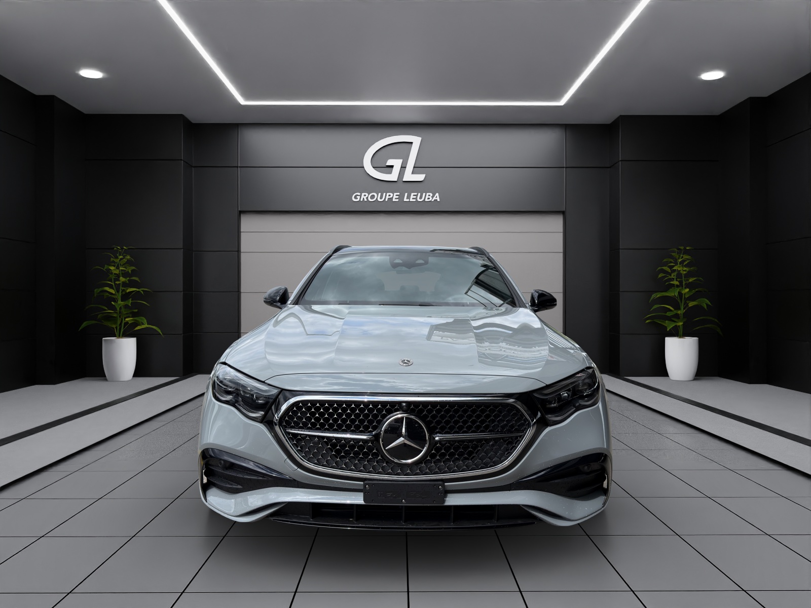 MERCEDES-BENZ E 220 d T 4Matic 9G-Tronic-showroom-element-1