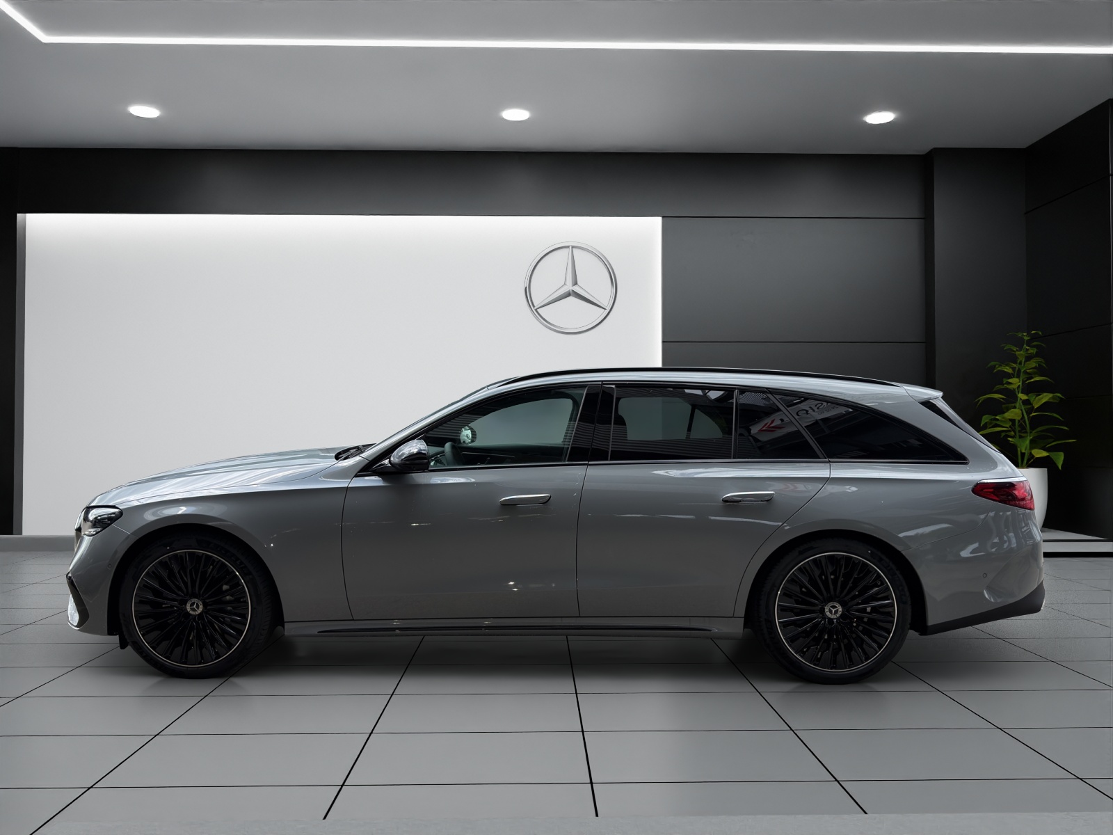 MERCEDES-BENZ E 220 d T 4Matic 9G-Tronic-showroom-element-2