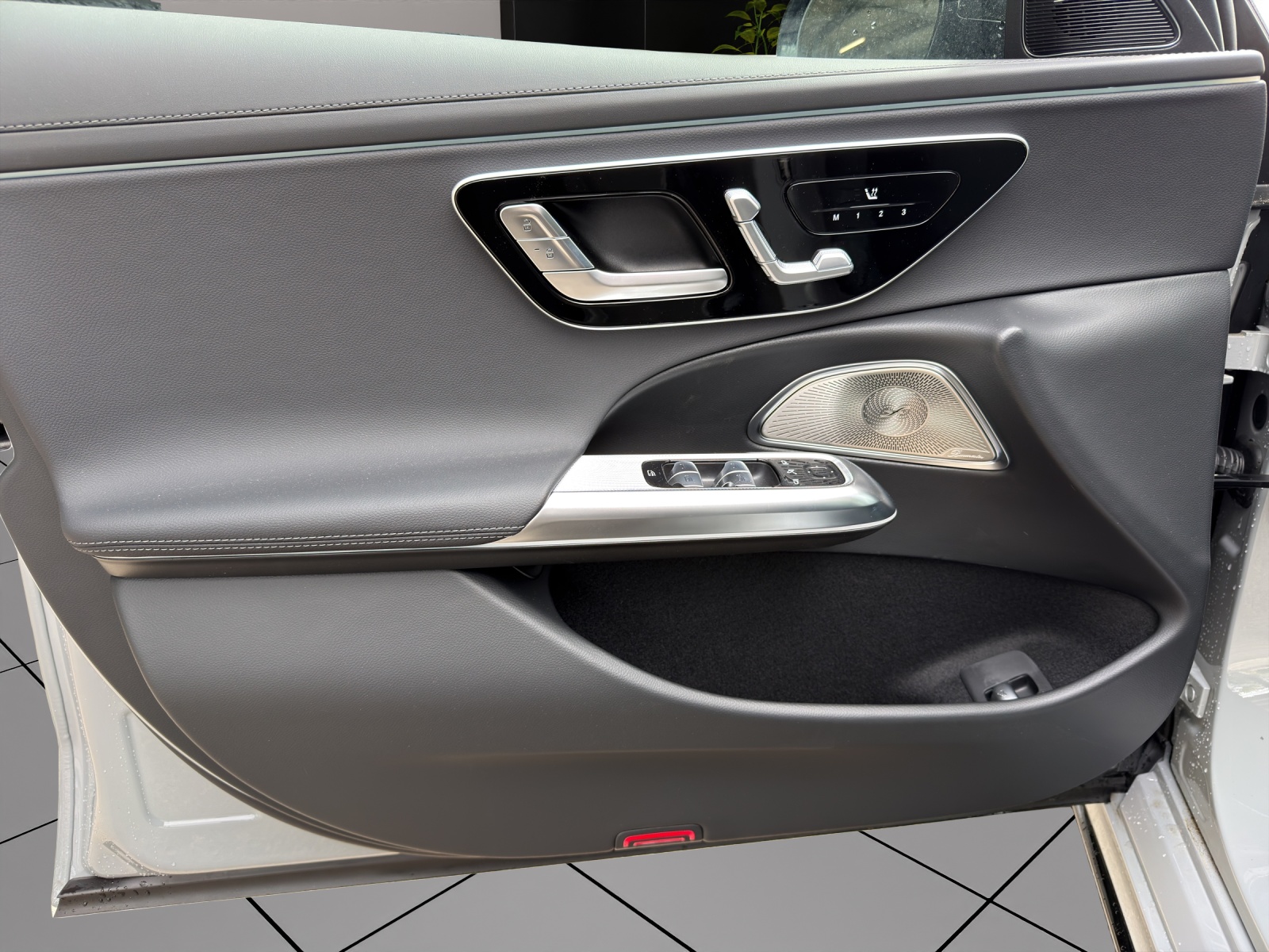 MERCEDES-BENZ E 220 d T 4Matic 9G-Tronic-image-7