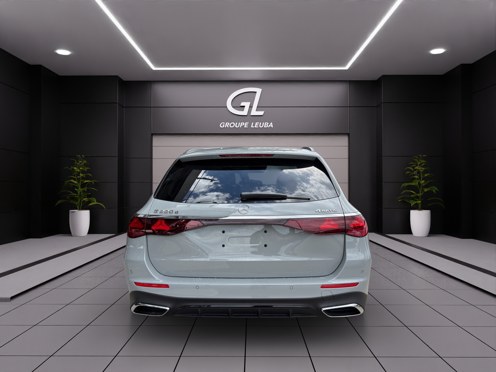 MERCEDES-BENZ E 220 d T 4Matic 9G-Tronic-image-4