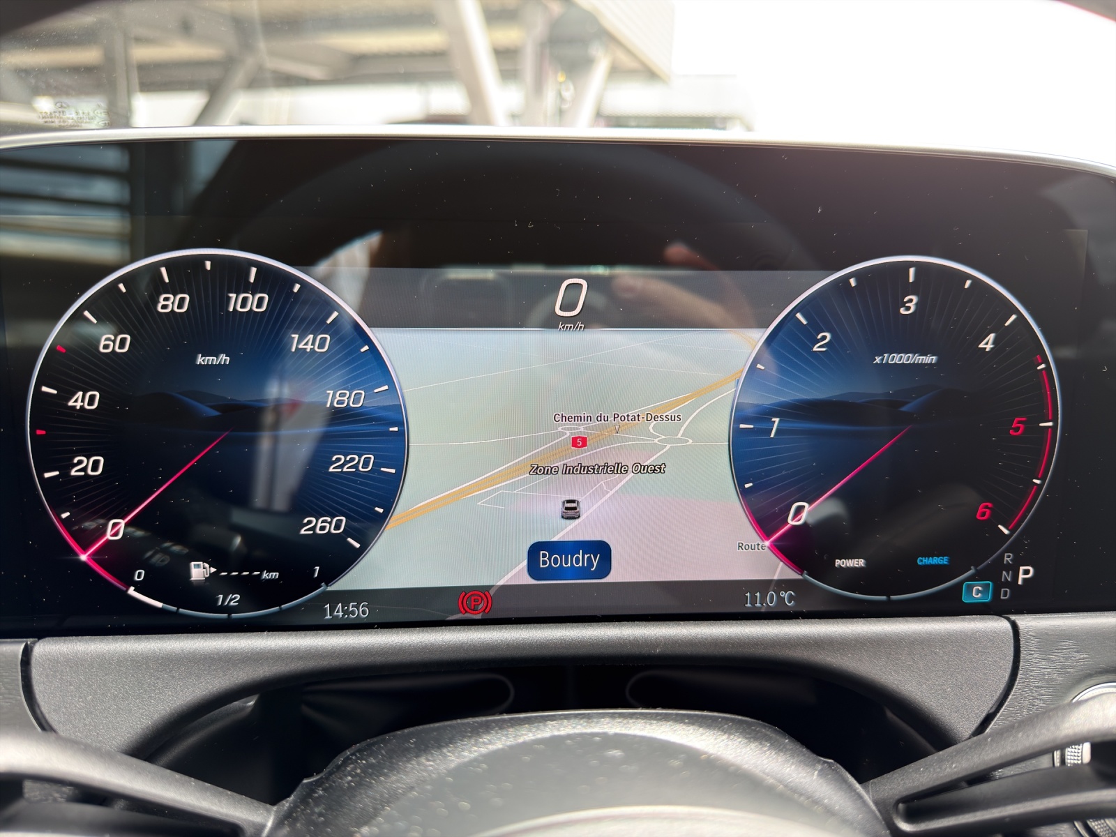 MERCEDES-BENZ E 220 d T 4Matic 9G-Tronic-image-8