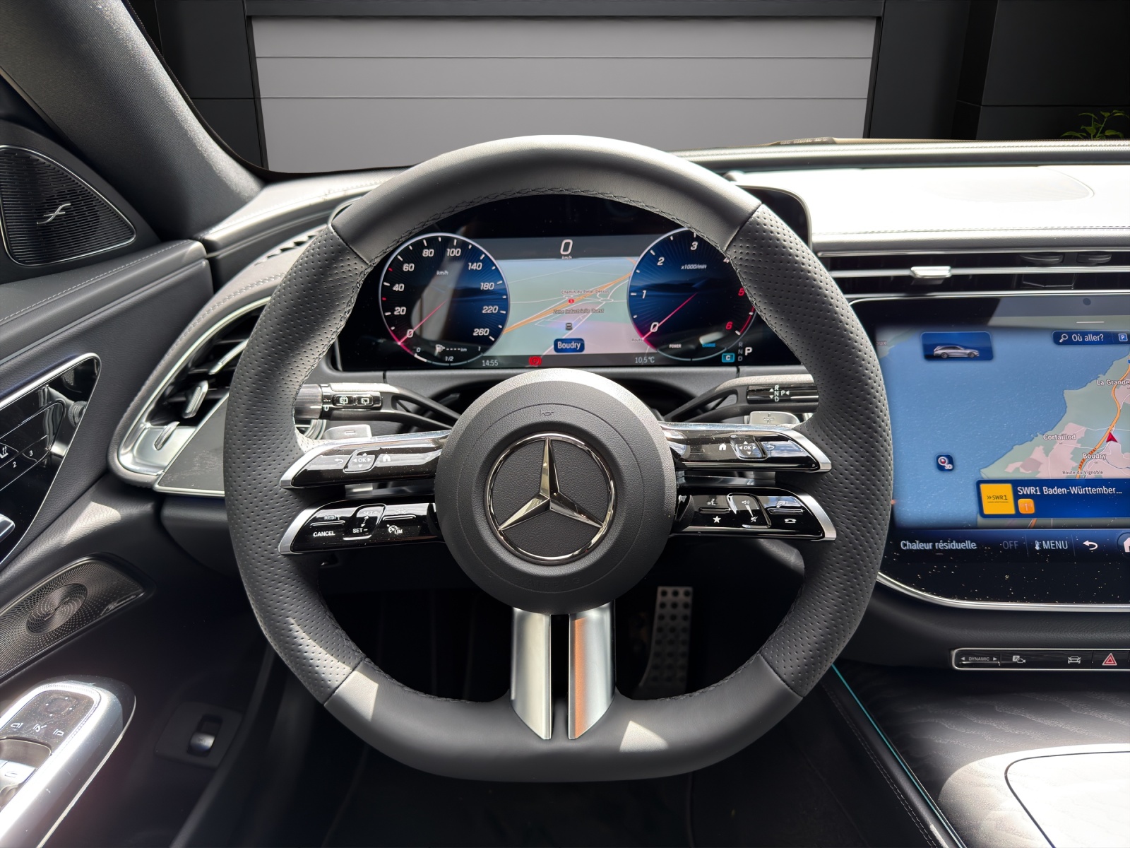 MERCEDES-BENZ E 220 d T 4Matic 9G-Tronic-image-10