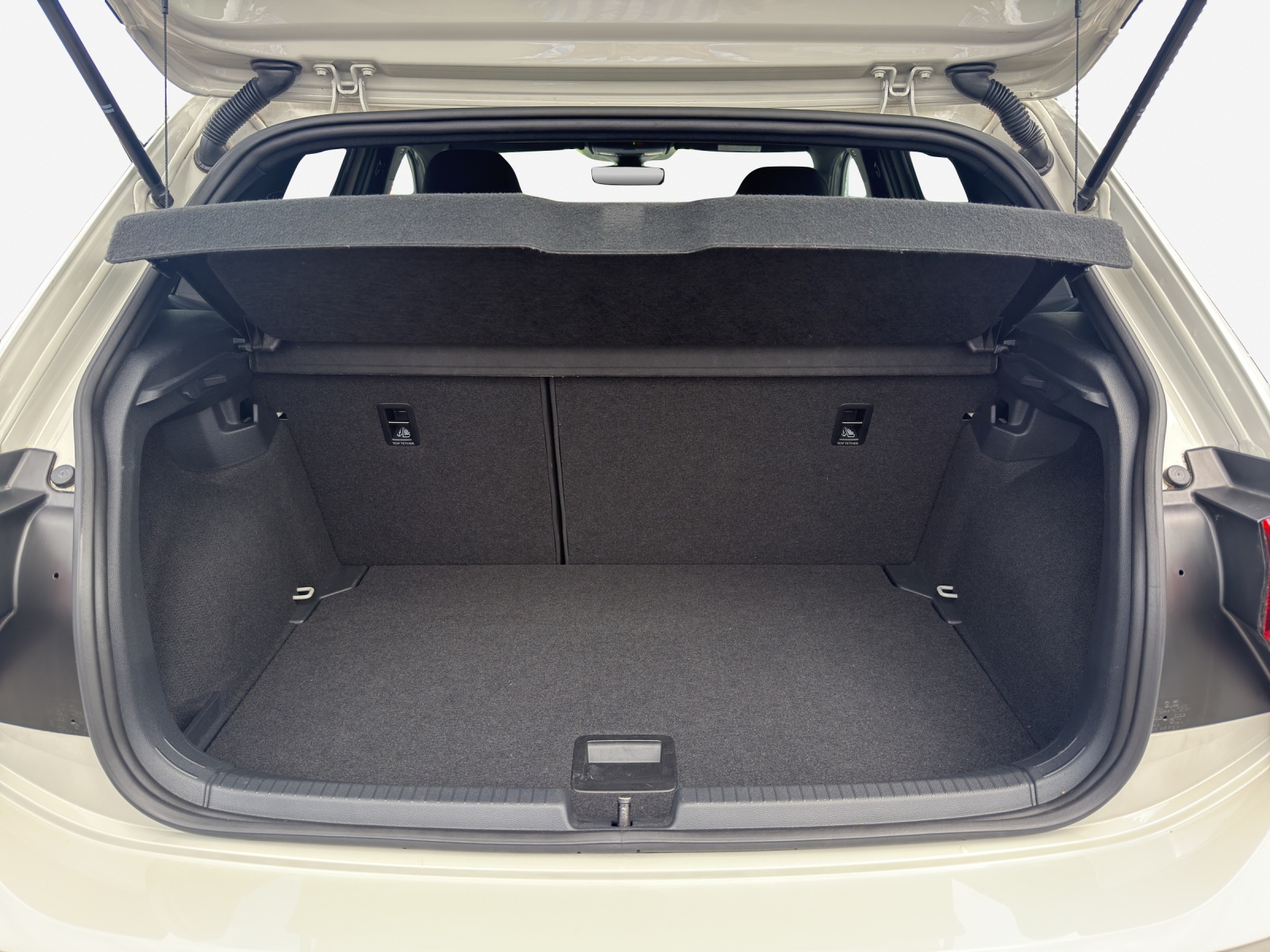 VW Polo 1.0 TSI R-Line DSG-image-12