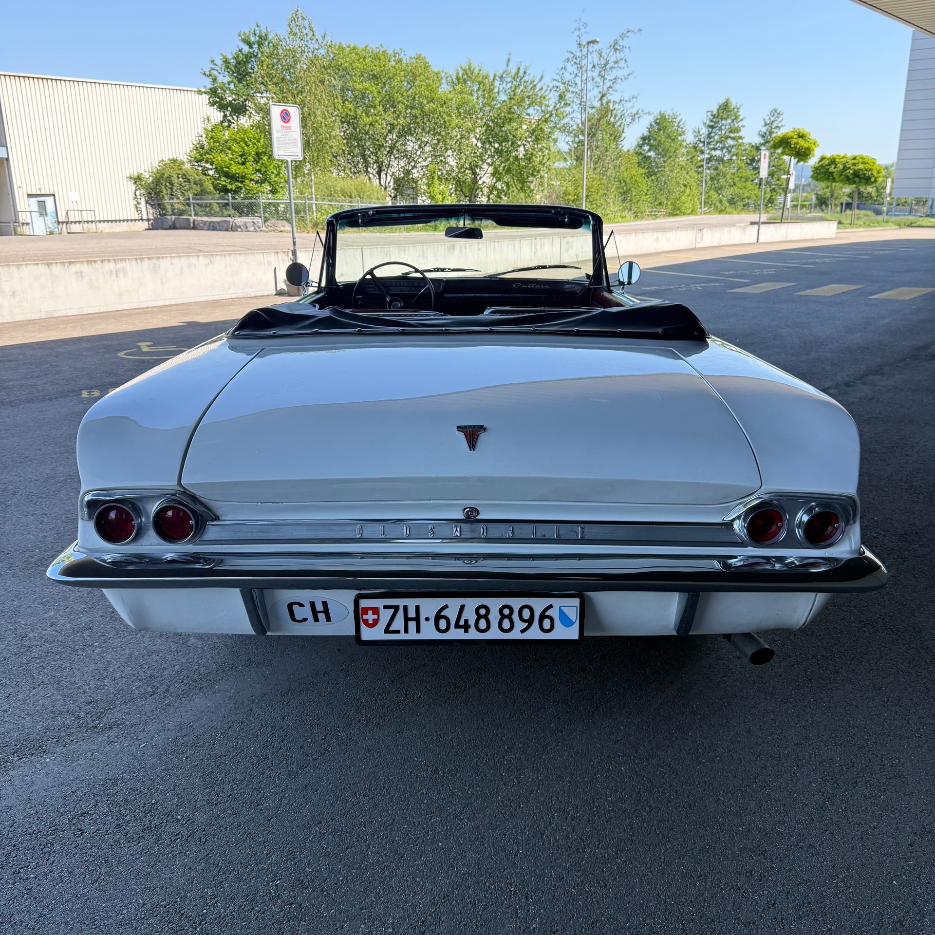 OLDSMOBILE F 85 Convertible *Frisch Veterangeprüft/MFK*-showroom-element-3