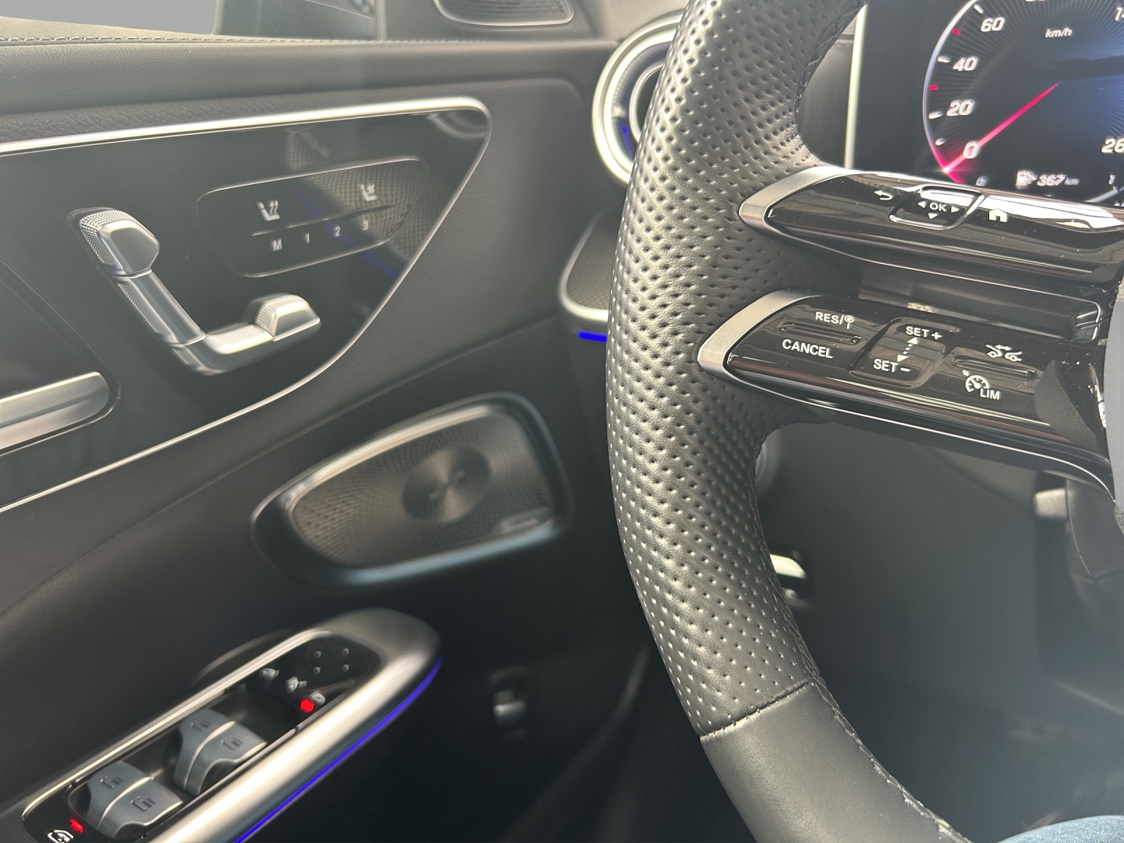 MERCEDES-BENZ C 200 4 Matic-image-12