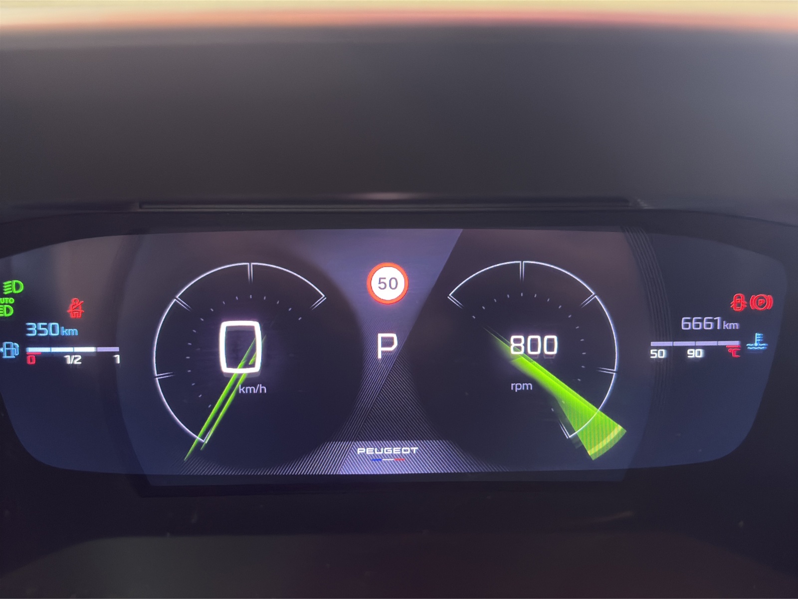 PEUGEOT 2008 1.2 PureTech GT-image-13